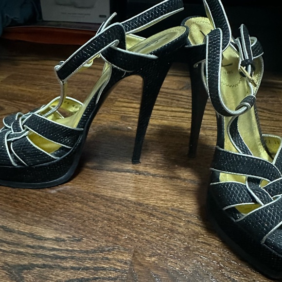 YSL tributes - Picture 2 of 3